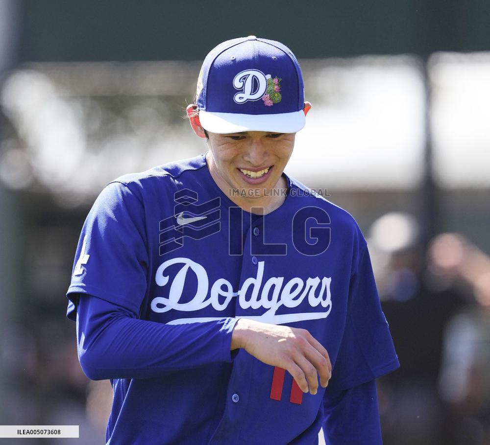 Baseball: Dodgers pitcher Sasaki