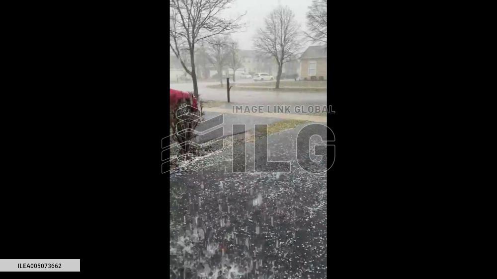 US: Hail Pounds Chicago Area as Severe Storm Sweeps Through Northern Illinois
