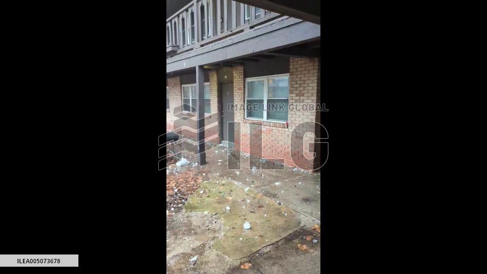 US: Large Hail Pounds Chicago Area as Severe Storm Sweeps Through Northern Illinois 3