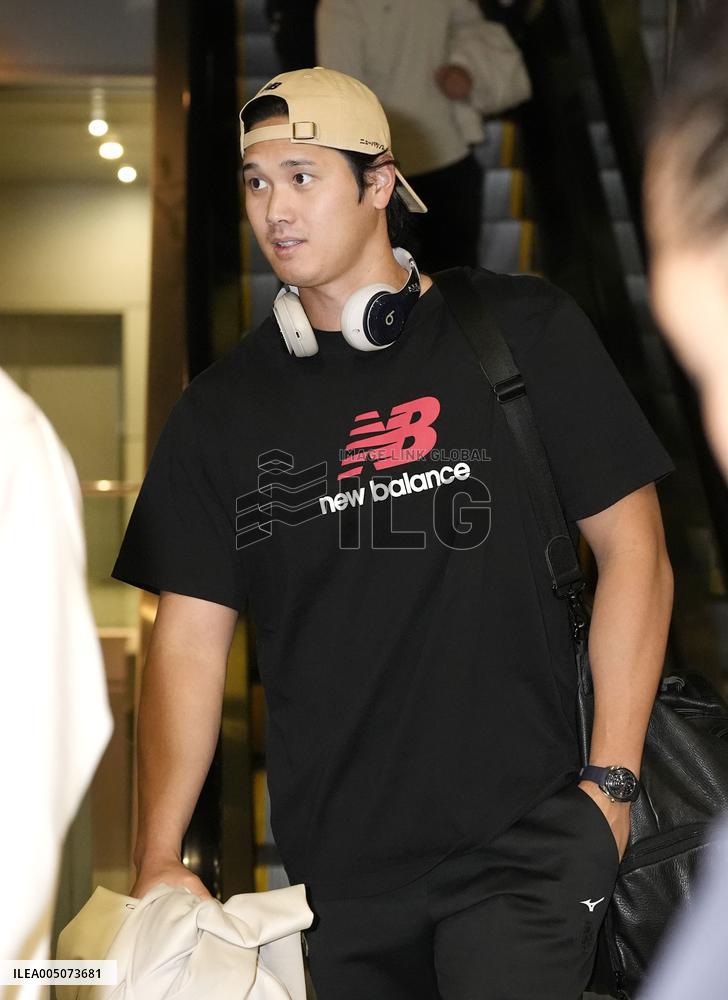 World Baseball Classic: Japan team arrives in Maiami