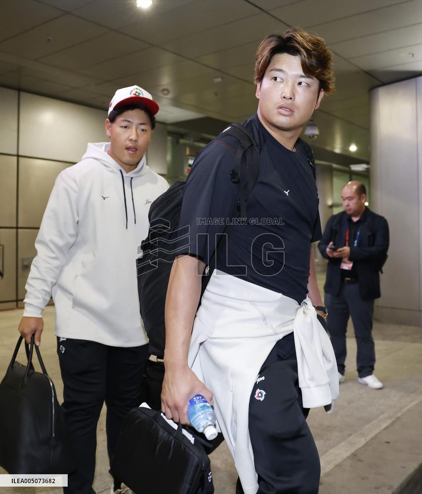 World Baseball Classic: Japan team arrives in Maiami