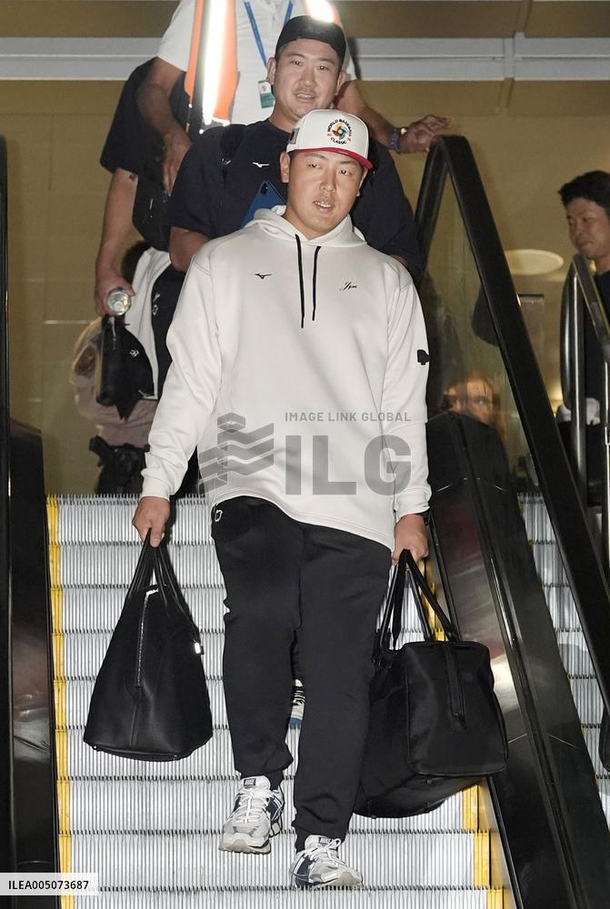 World Baseball Classic: Japan team arrives in Maiami