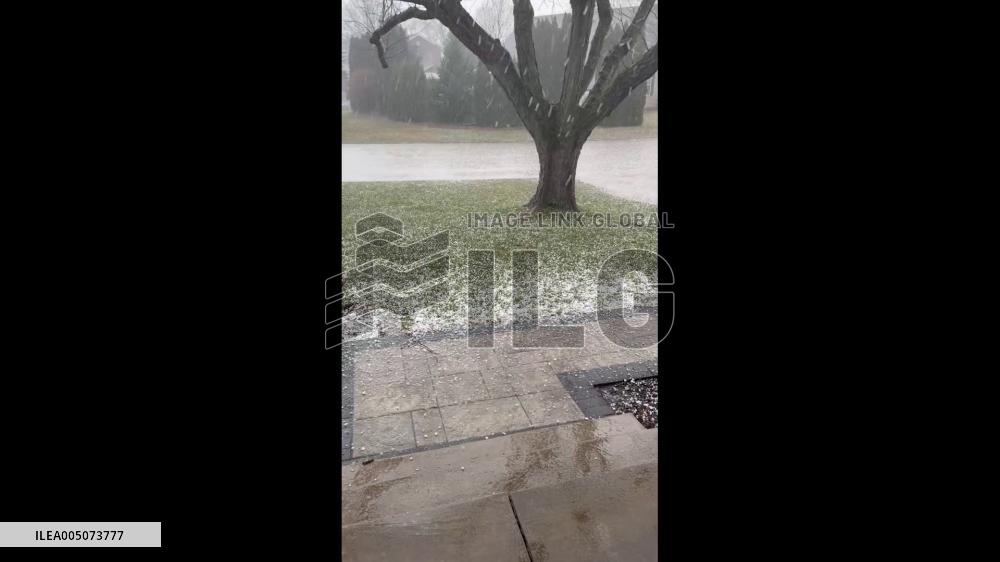 US: Large Hail Pounds Chicago Area as Severe Storm Sweeps Through Northern Illinois 4