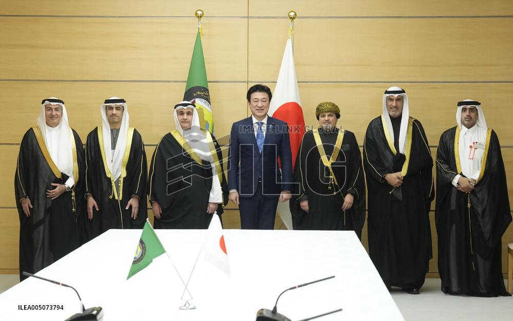 Japan top spokesman Kihara meets GCC diplomats