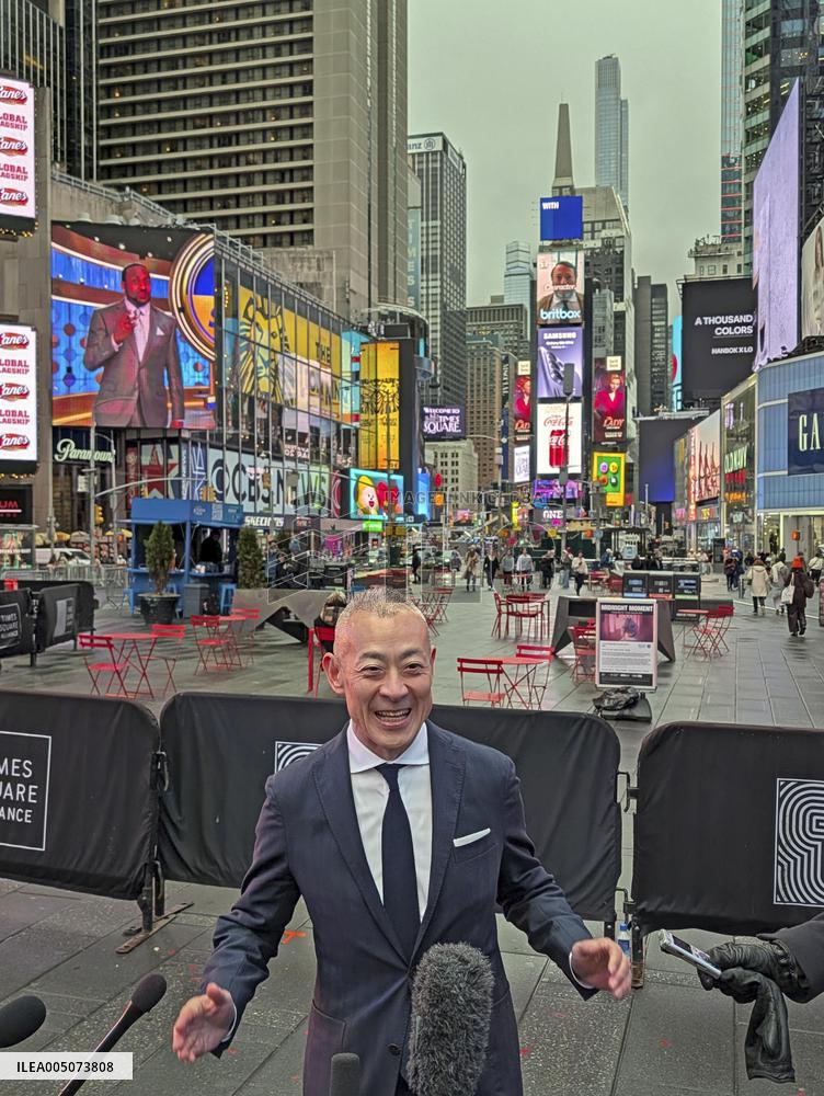 PayPay debuts on Nasdaq