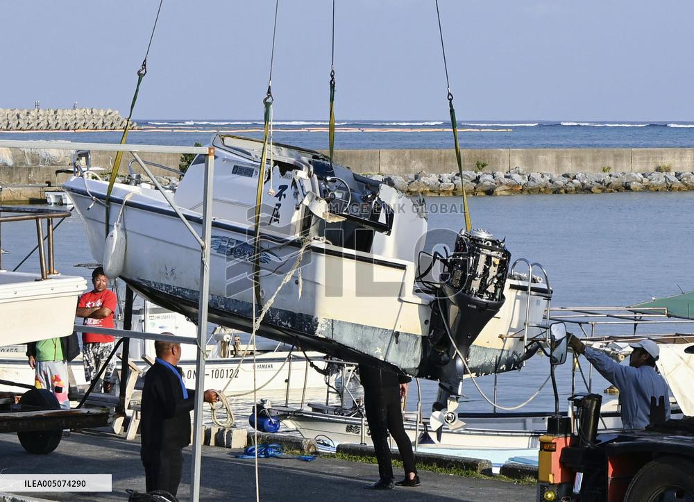 Boats capsize in student tour in Okinawa