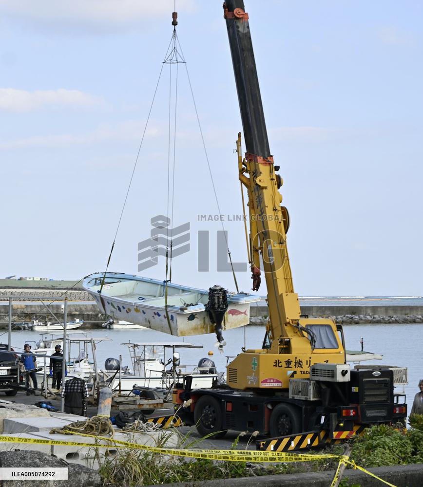 Boats capsize in student tour in Okinawa