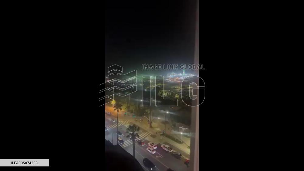 US: Camera Captures People Fleeing After Shooting at Santa Monica Pier