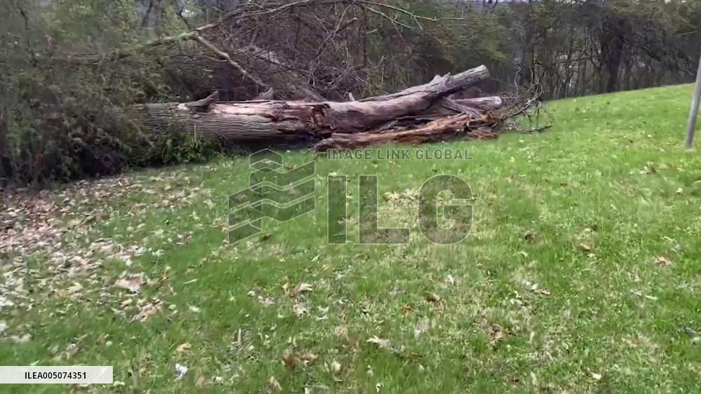 US: Overnight Severe Storm Batters Kentucky, Downing Trees and Damaging Structures