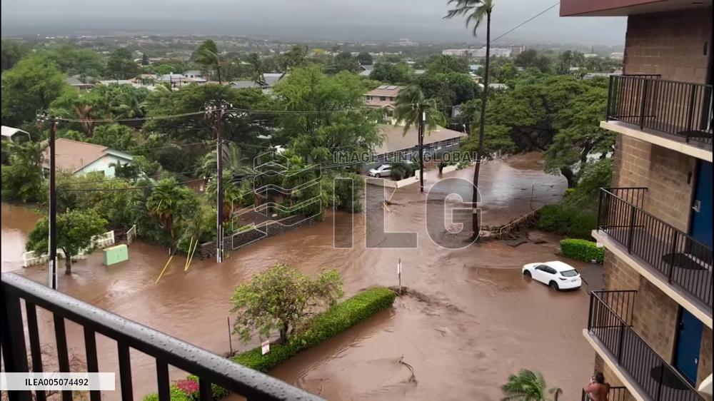 US: Record Kona Storm Triggers Flooding and Power Outages in Hawaii
