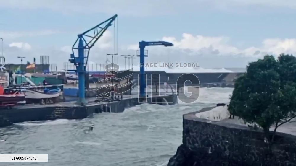 Spain: Storm Therese Hits Canary Islands With Strong Winds and Rain