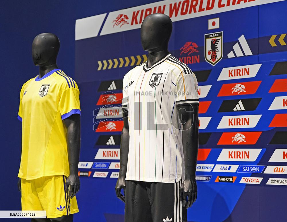 Football: new Japan jerseys