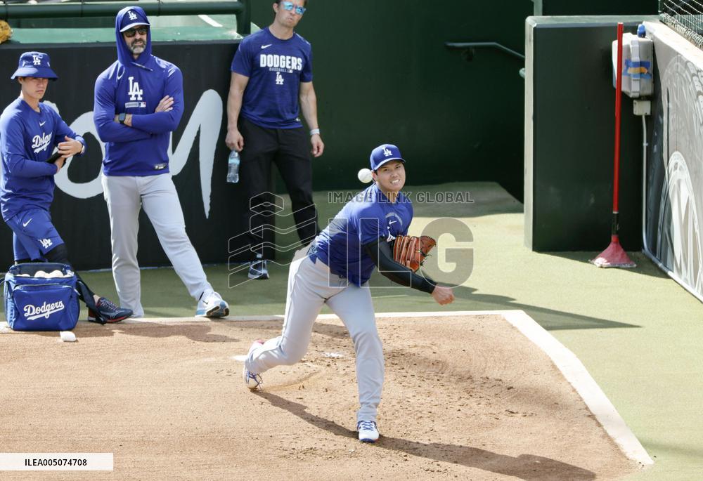 Baseball: MLB preseason game
