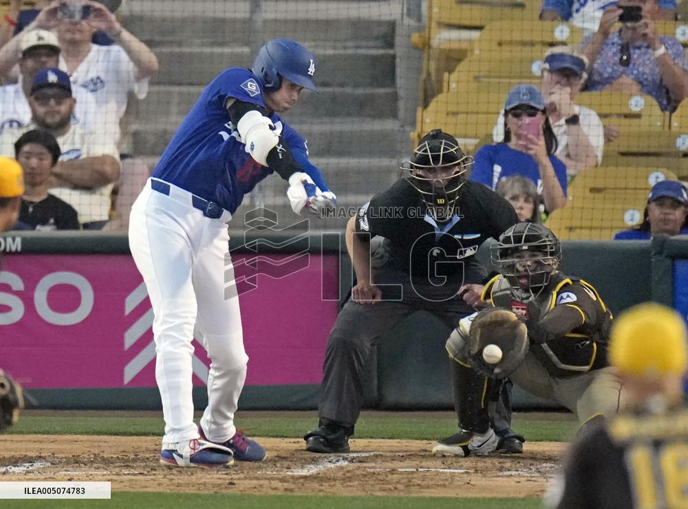 Baseball: MLB spring training game