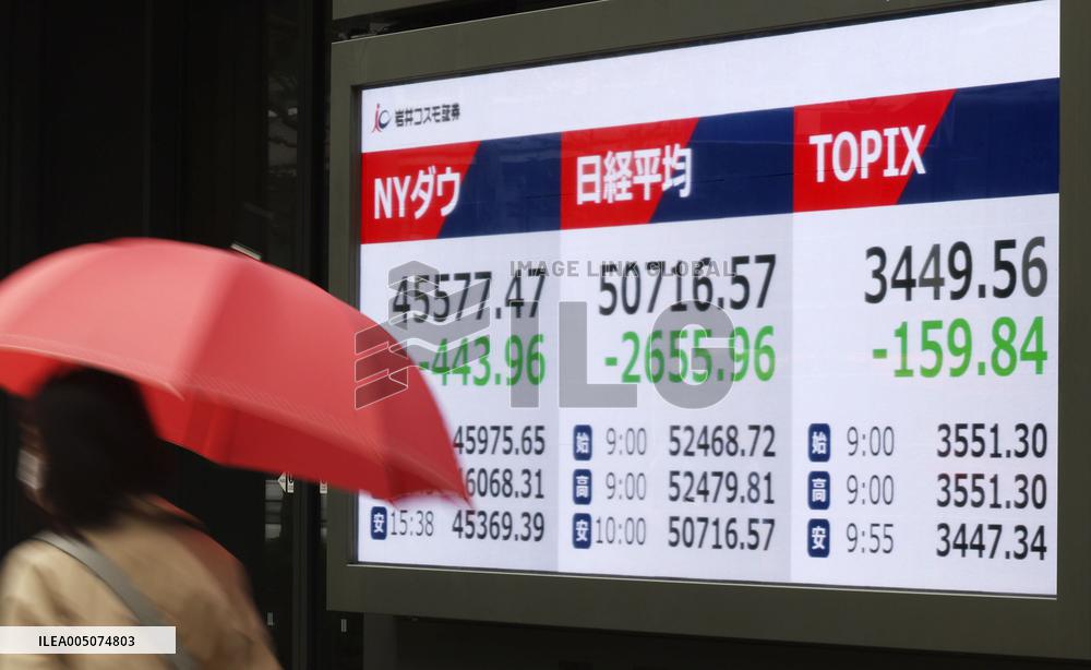 Tokyo stocks tumble