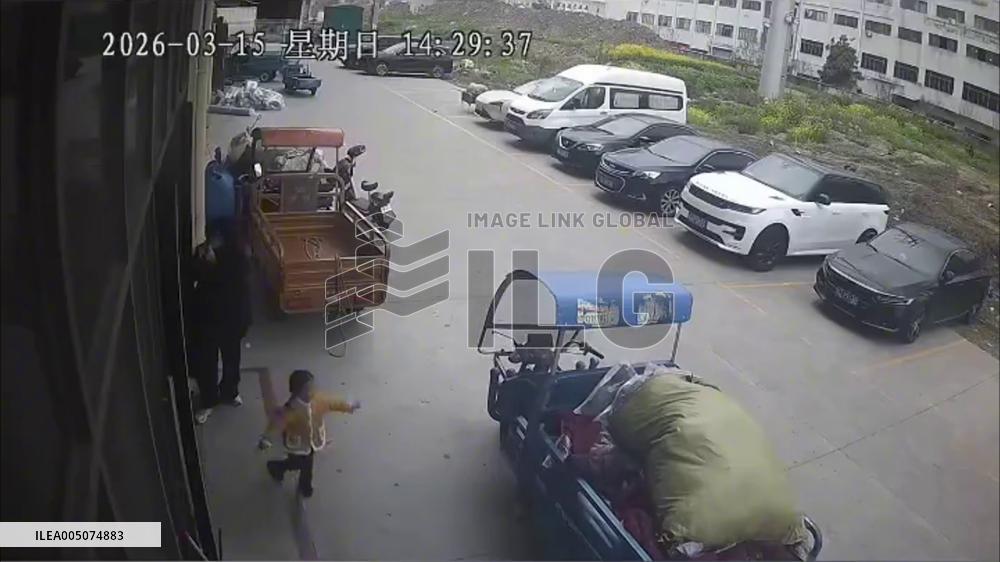 China: Toddler Accidentally Starts Motorized Tricycle in Jiangsu