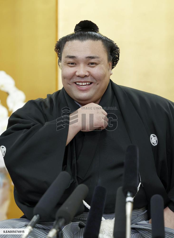 Sumo: Kirishima earns re-promotion to ozeki