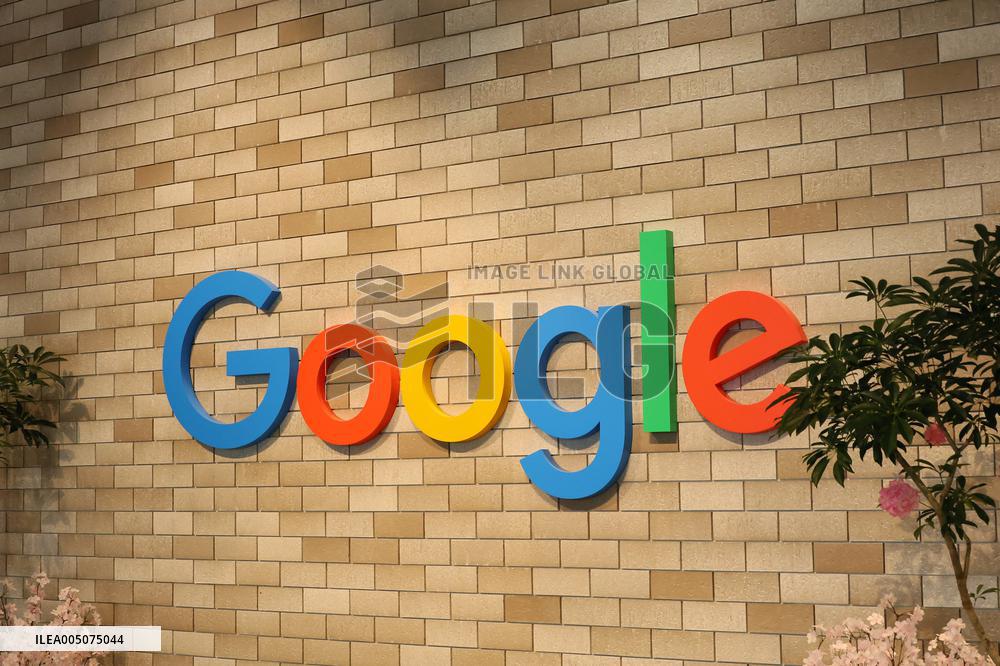 Google Japan signboard and logo