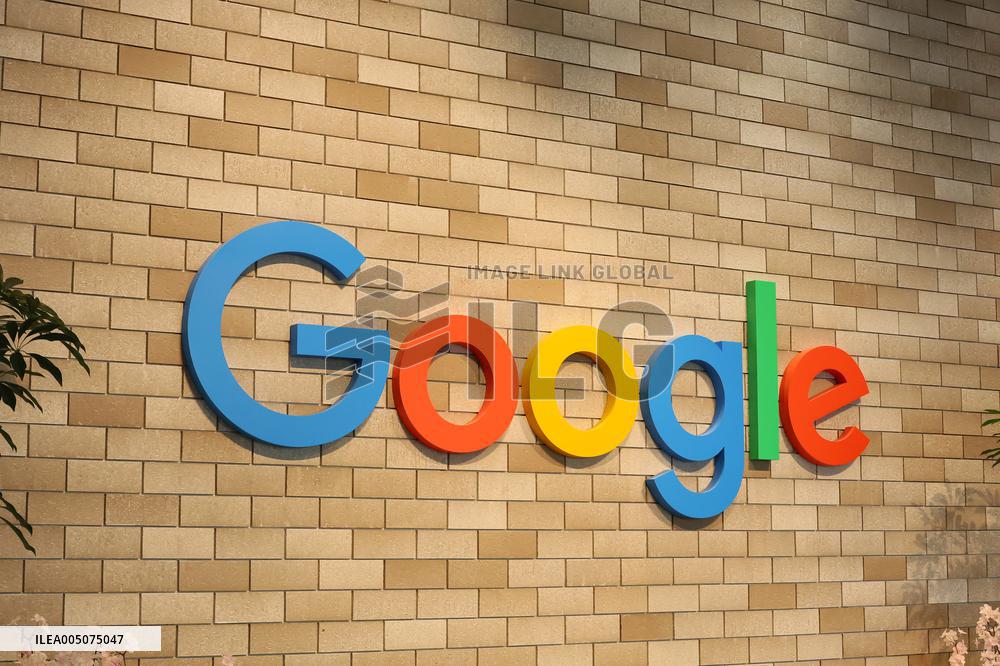 Google Japan signboard and logo