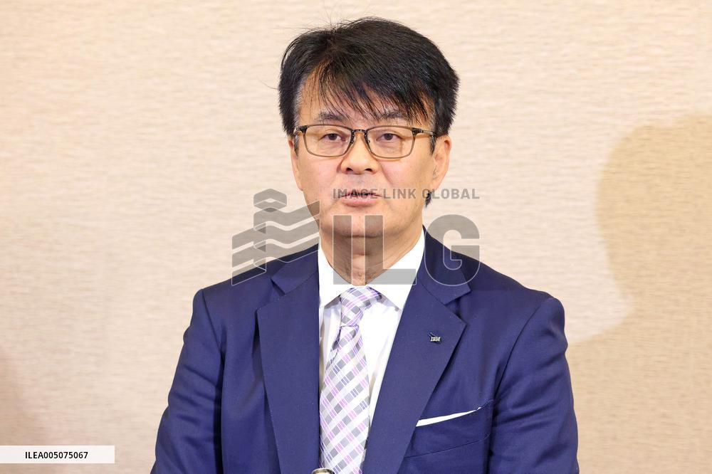 Roundtable Discussion Between the Japan Association of Corporate Executives and the Japanese Trade Union Confederation