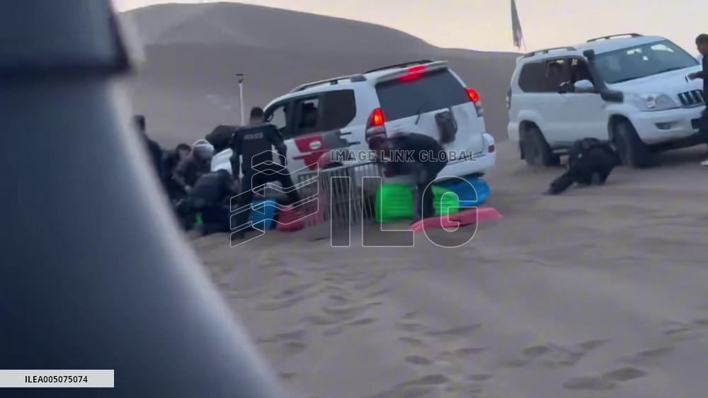 China: Exhausted Snow Leopard Found in Desert Rescued by Wildlife Team in Xinjiang