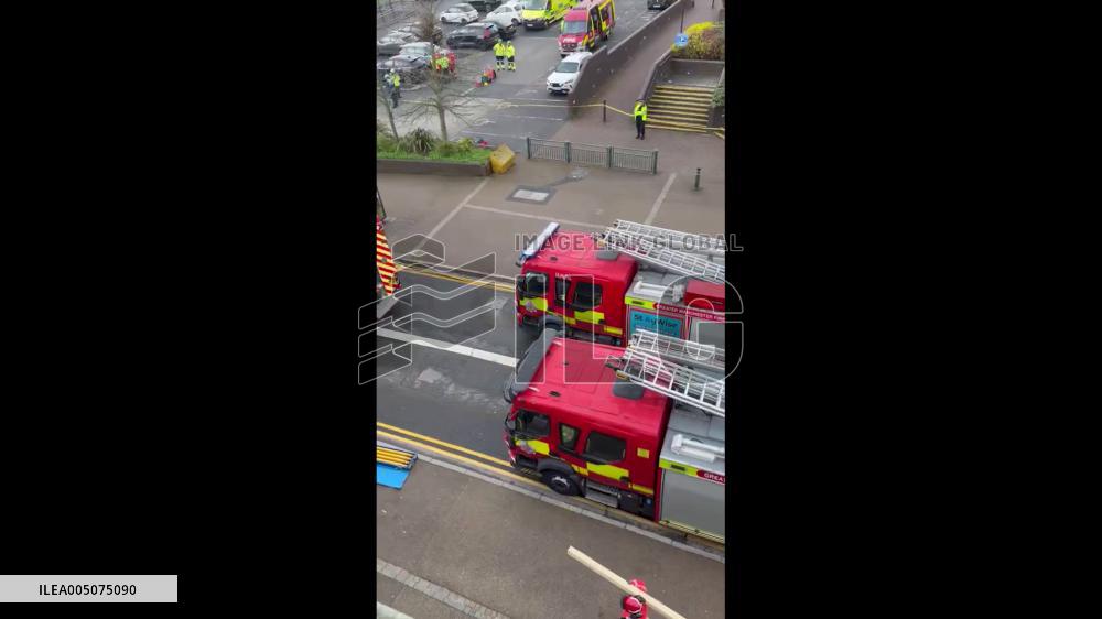 UK: Building Collapses in Oldham, Prompting Emergency Response