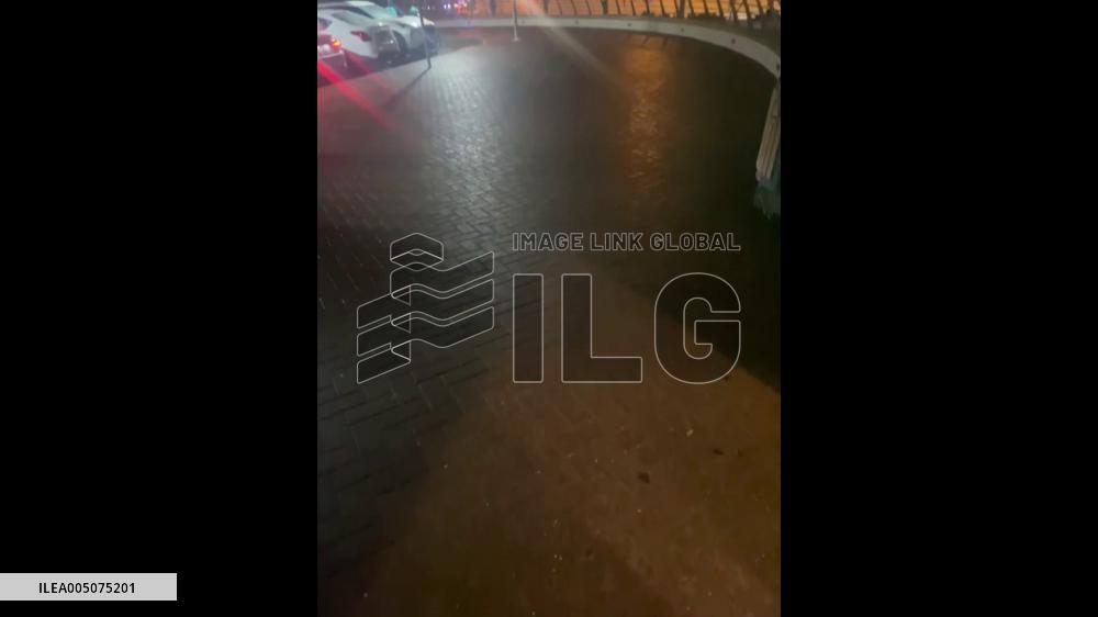 UAE: Powerful Storm Batters Emirates With Heavy Rain, Flooding and Lightning Overnight 4