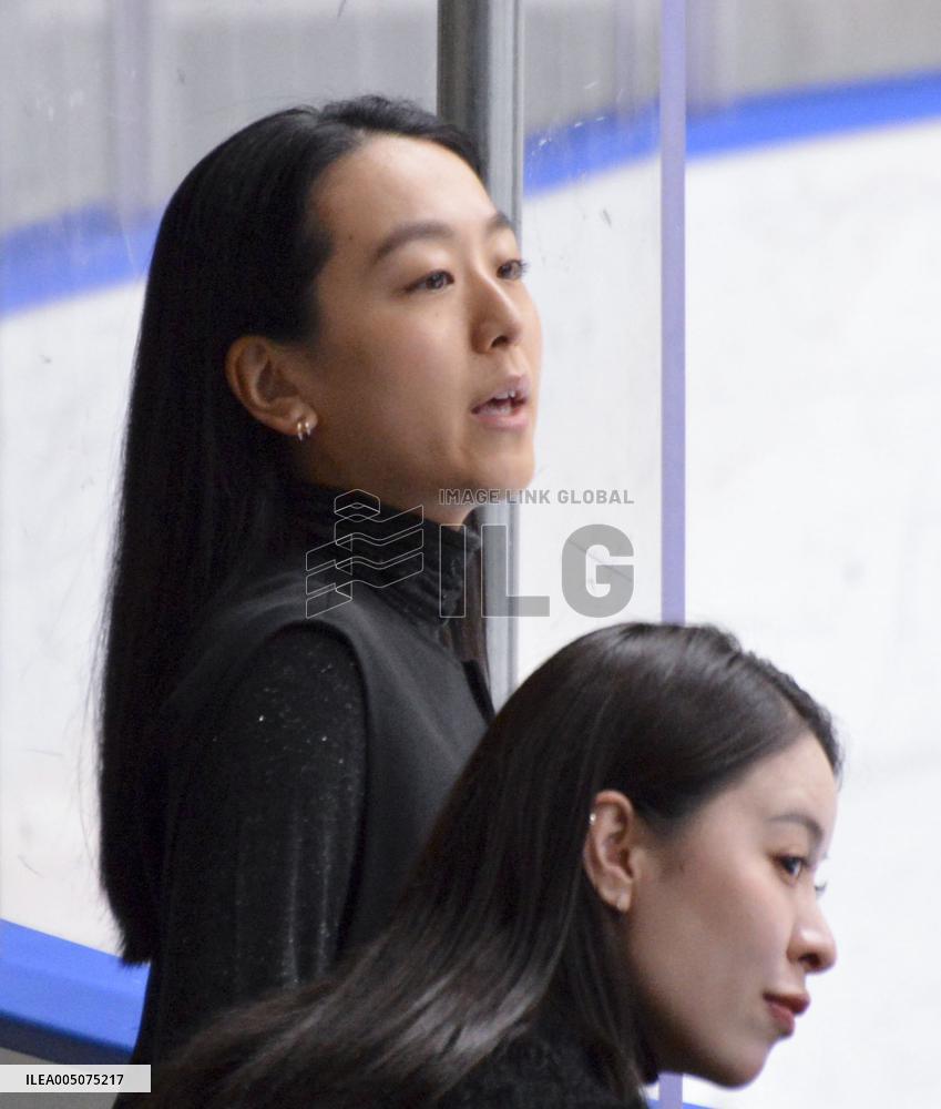 Mao Asada makes coaching debut