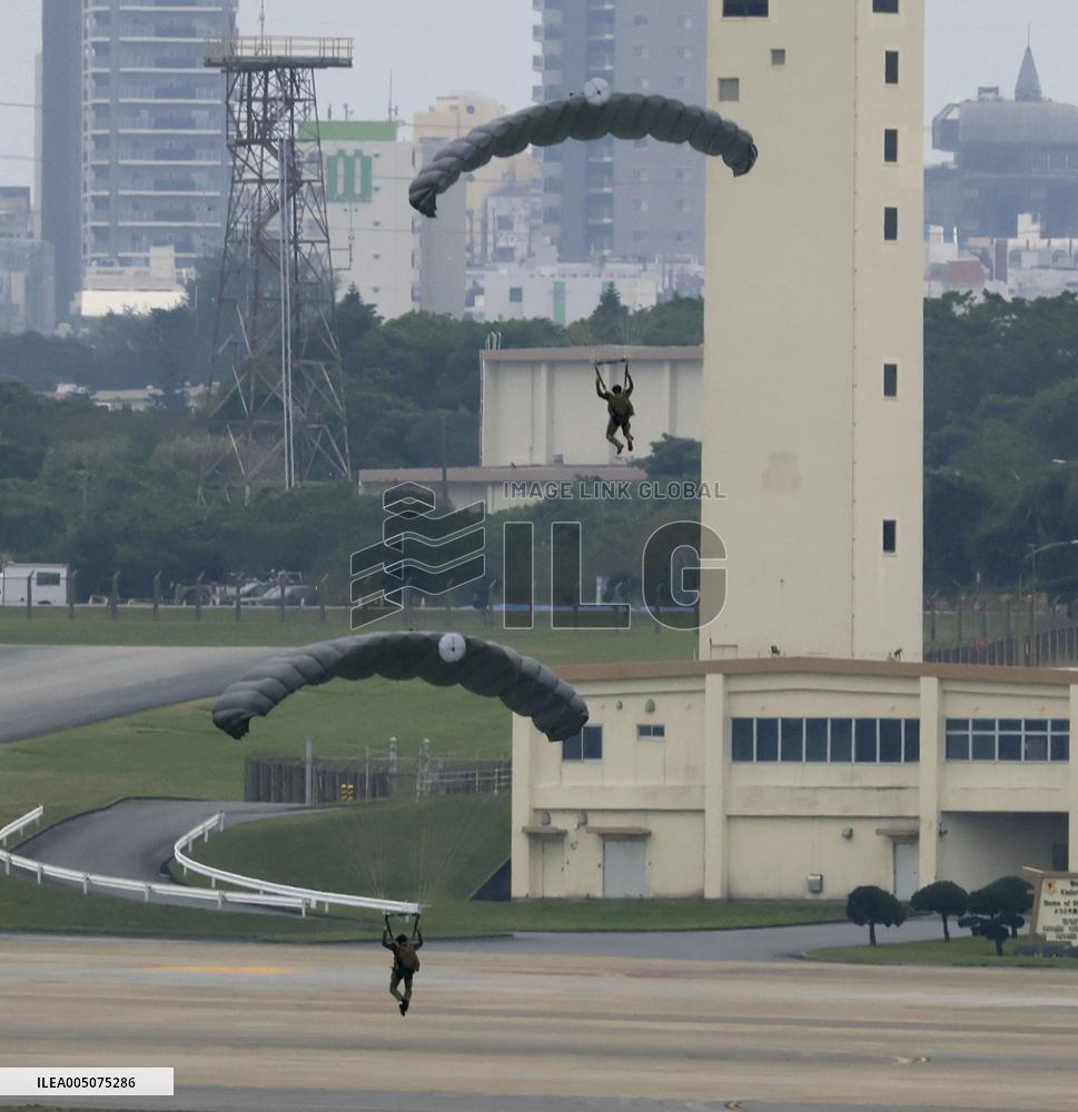 U.S. military parachute drill