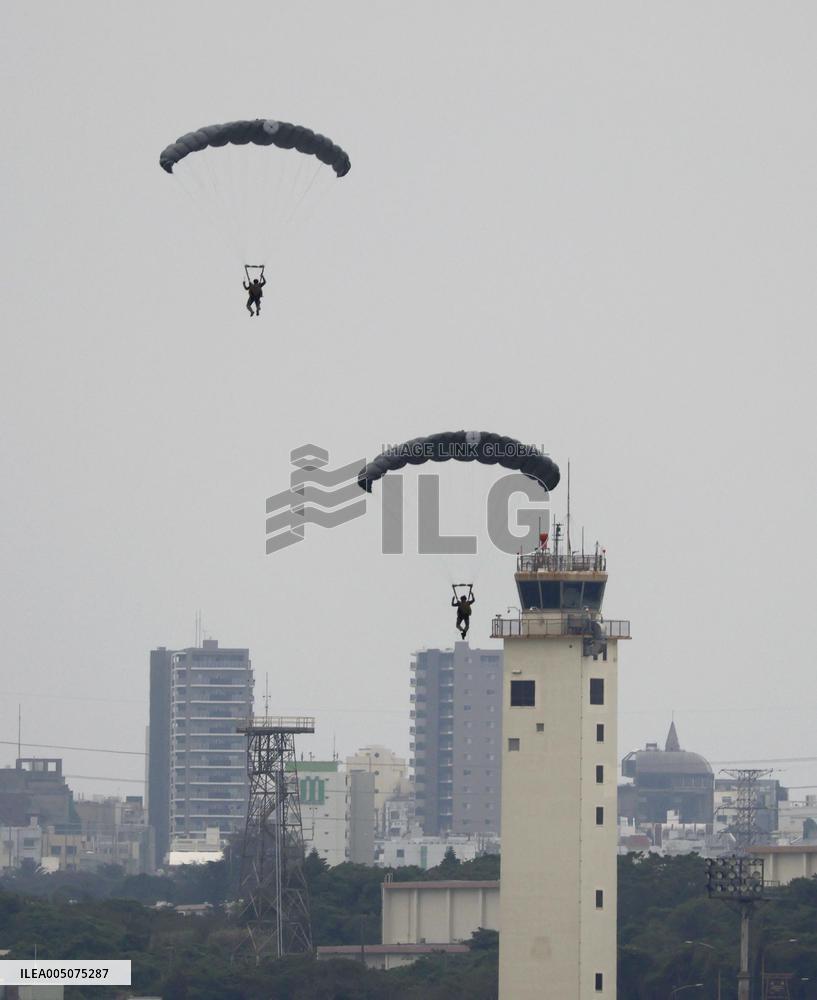 U.S. military parachute drill