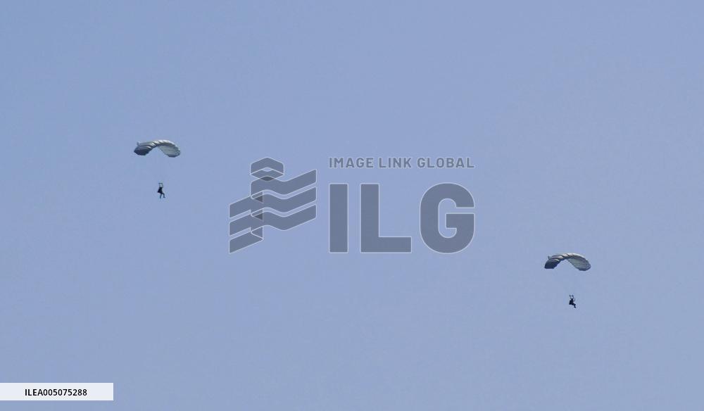 U.S. military parachute drill