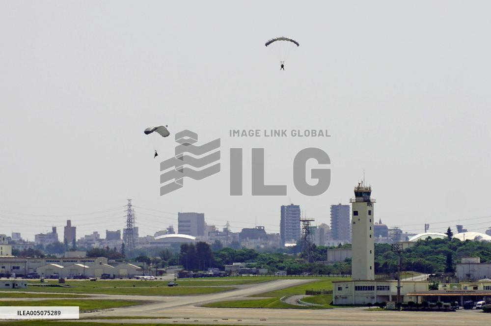 U.S. military parachute drill