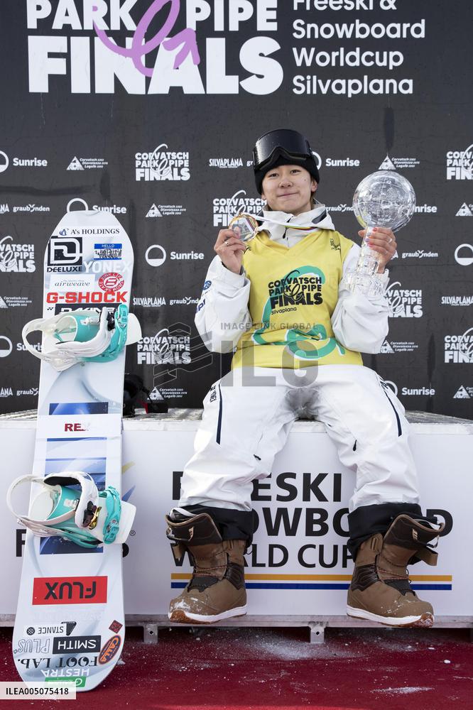 Snowboarding: World Cup in Silvaplana