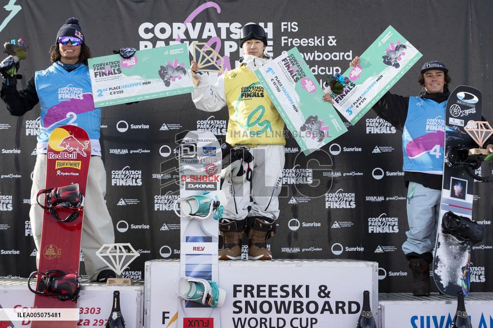 Snowboarding: World Cup in Silvaplana