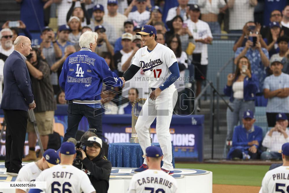 Baseball:  World Series Champion ring ceremony