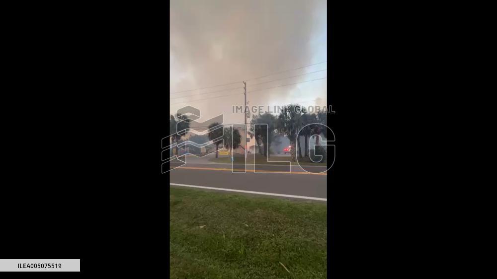 US: Weeki Wachee Preserve Brush Fire Prompts Evacuations in Hernando Beach 2