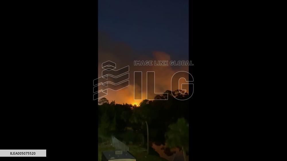 US: Weeki Wachee Preserve Brush Fire Prompts Evacuations in Hernando Beach