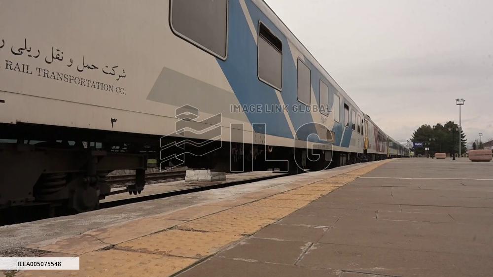 Evacuees from Iran heading to Turkey