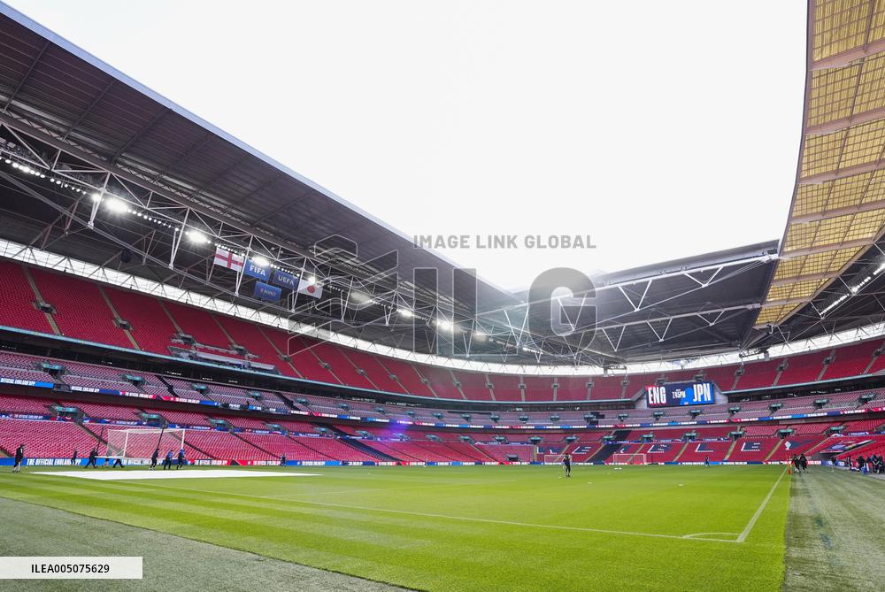 Football: Japan vs. England