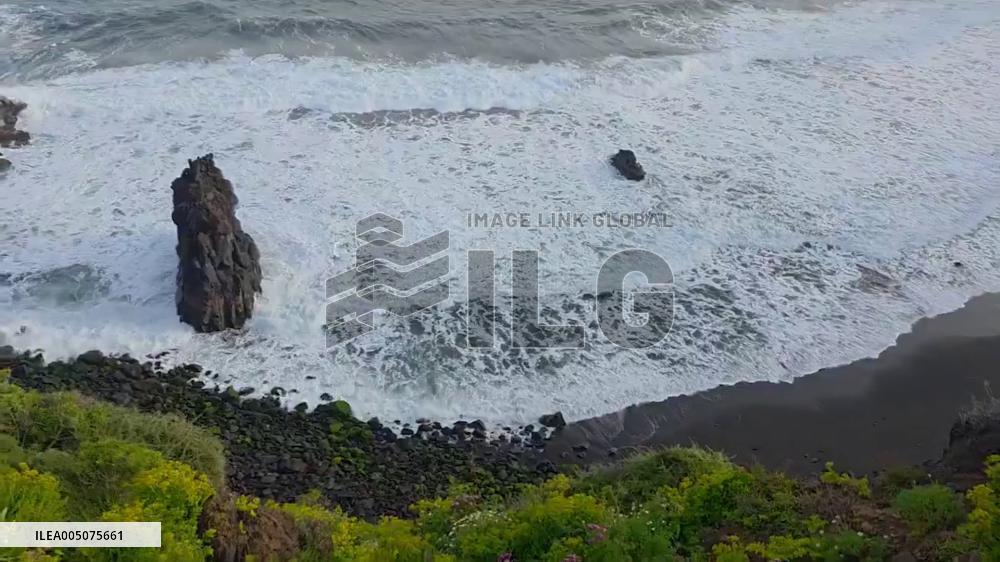 Spain: Powerful Calima Blankets Canary Islands, Prompting Warning