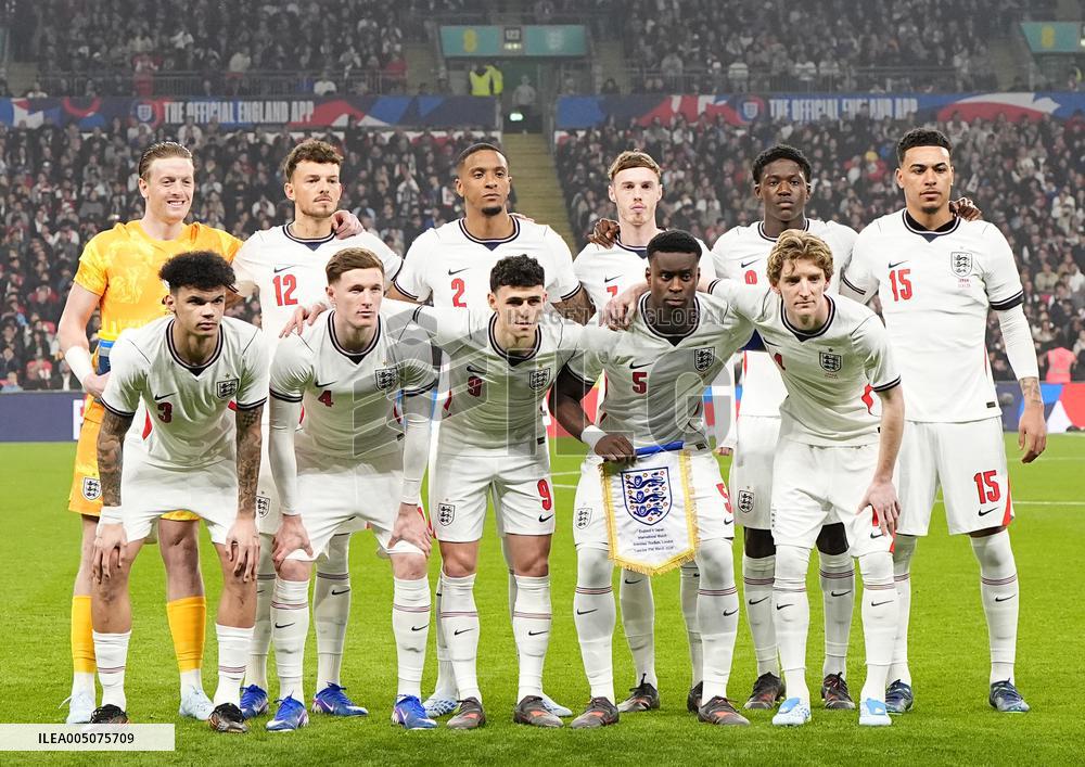 Football: Japan vs. England