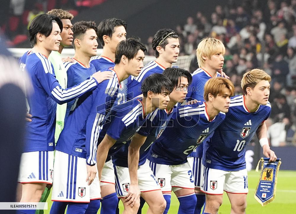 Football: Japan vs. England