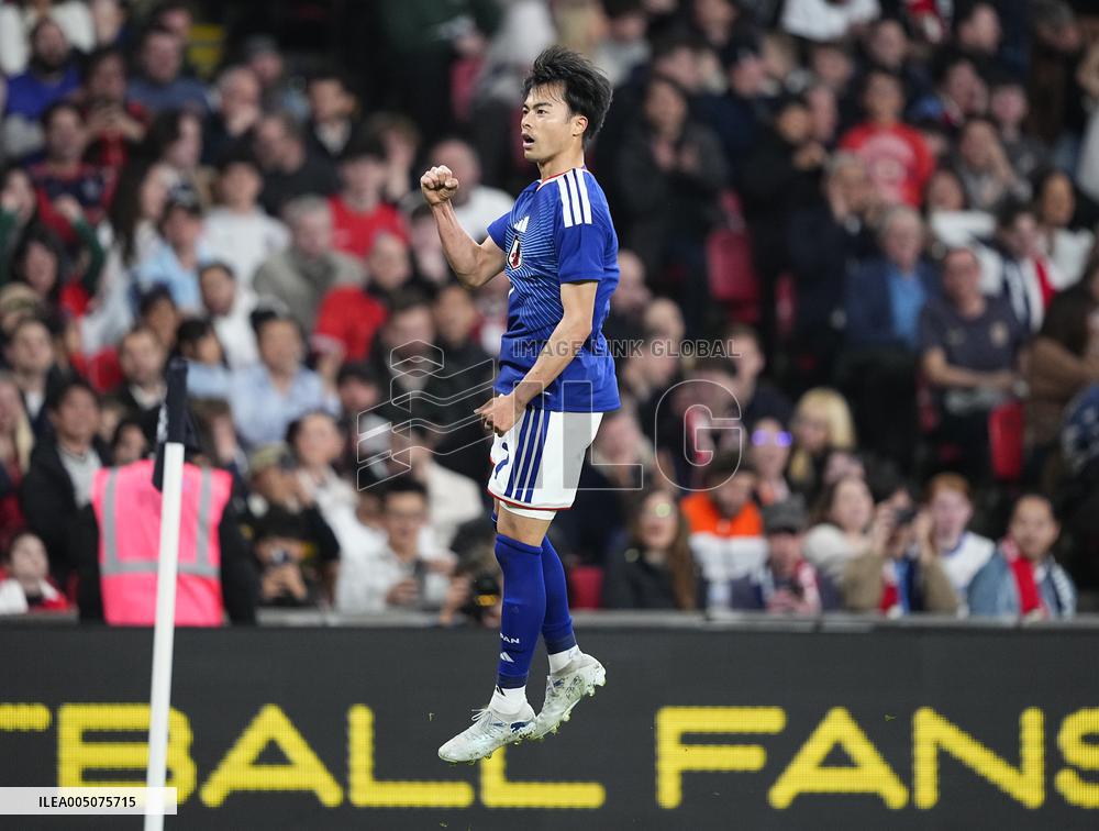 Football: Japan vs. England