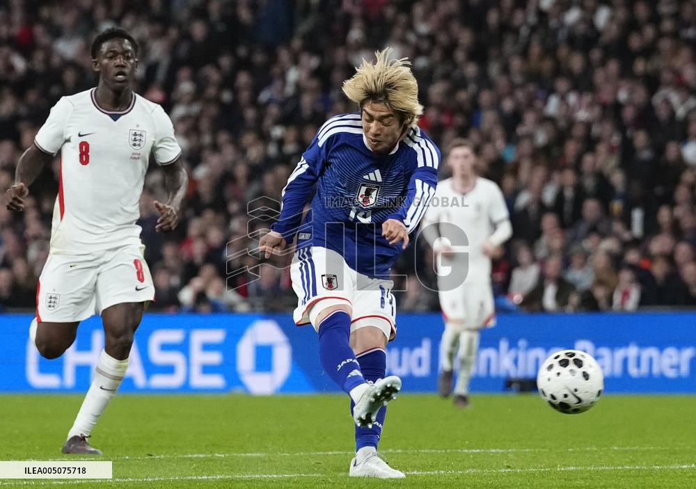 Football: Japan vs. England