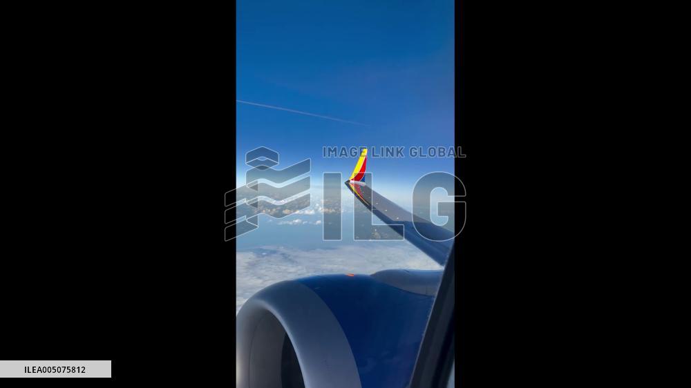 US: Artemis II Launch Spotted From Plane Window at Liftoff