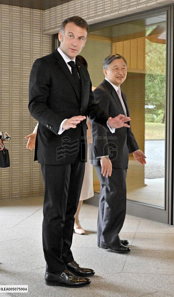 Japan emperor meets with French president