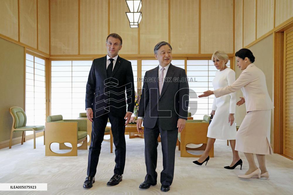 Japan emperor, empress meet with French President Macron, wife