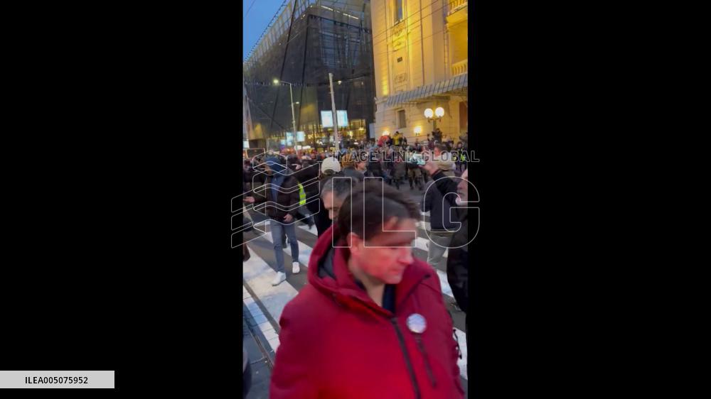 Serbia: Students Clash With Police Over University of Belgrade Raid 3