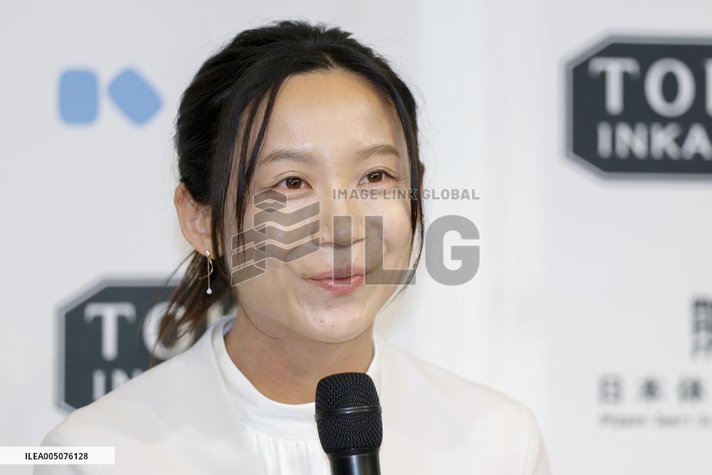 Speed skating: Takagi holds retirement press conference