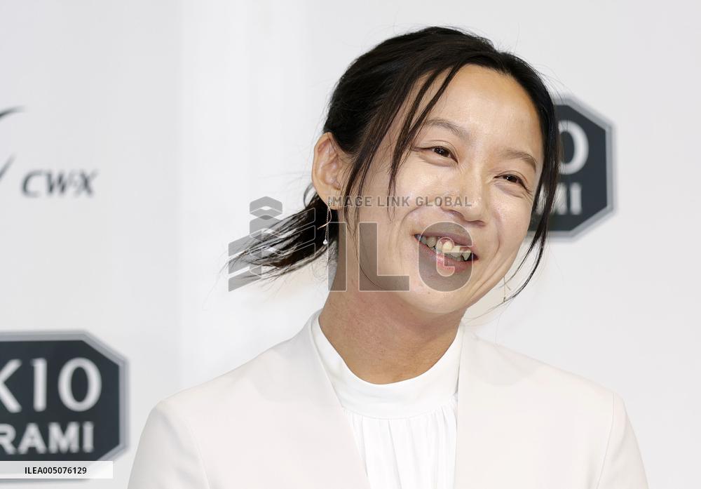 Speed skating: Takagi holds retirement press conference